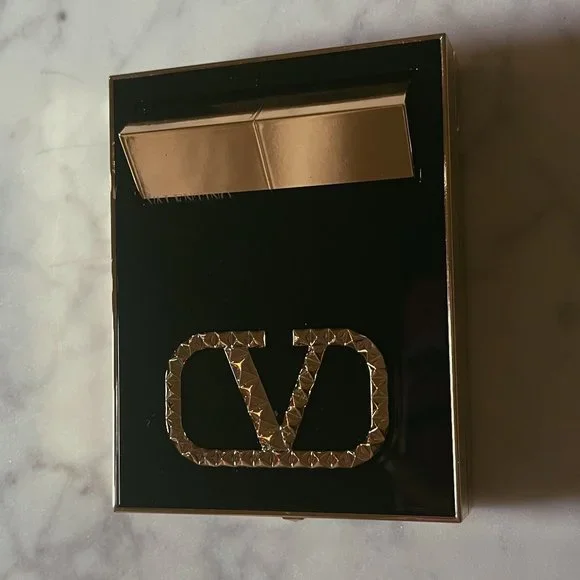 Limited Edition Valentino Go-Clutch Highlighter And Mini Lipstick | 111 - Picture 3 of 7